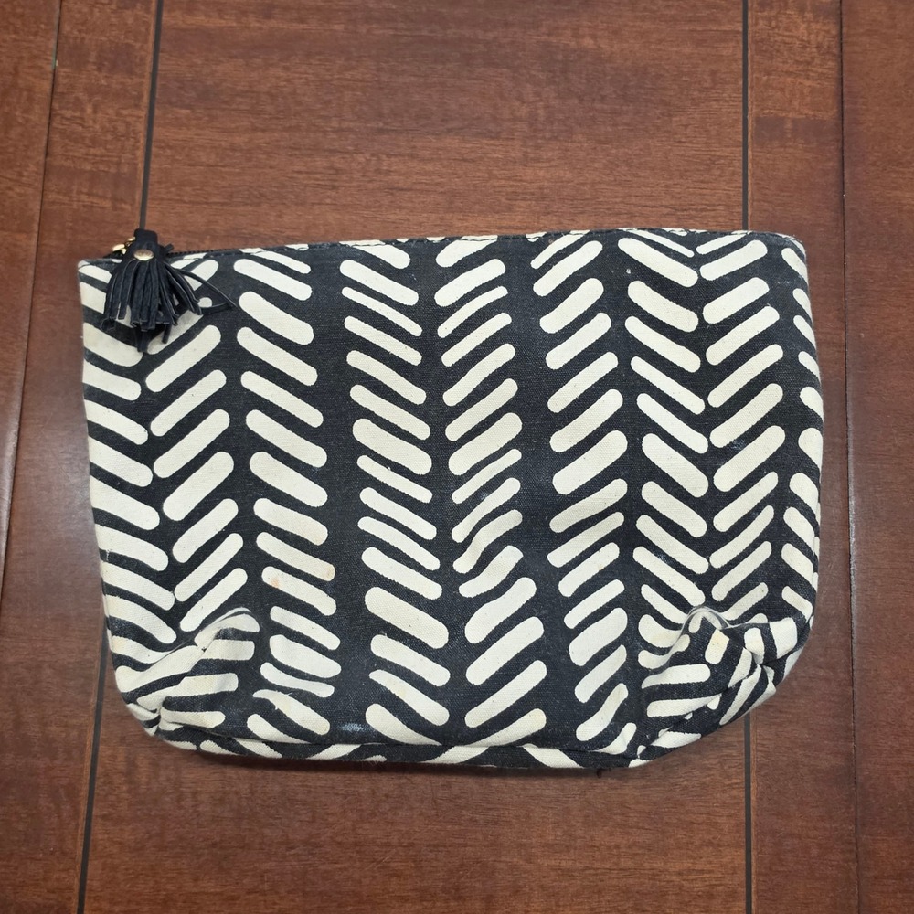 Shiraleah Cosmetic Bag Women Black White Chevron Canvas Tassel Makeup Pouch